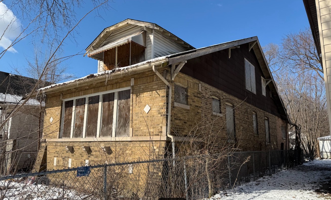 Can you sell a condemned house in Chicago?